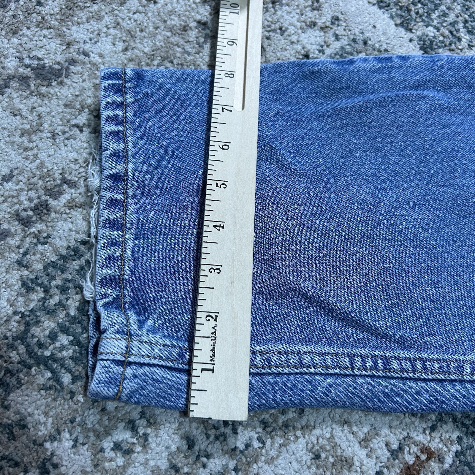 Vintage Levi’s 560 Loose Fit Tapered Leg 34×29 Light Wash Denim Jeans