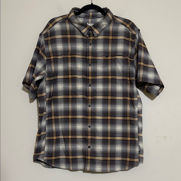 Rei corp Men’s Casual performance Plaid Shirt Black, Gray, Brown hiking camp L