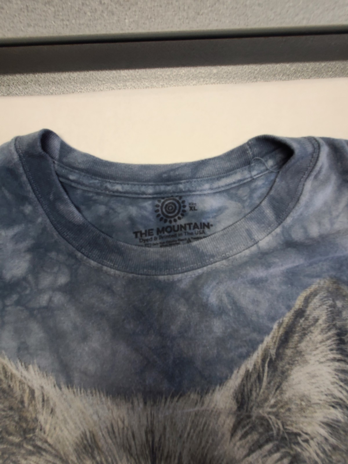 The Mountain Gray Wolf Face Portrait Tie Dye Graphic Tee Adult XL Wildlife USA