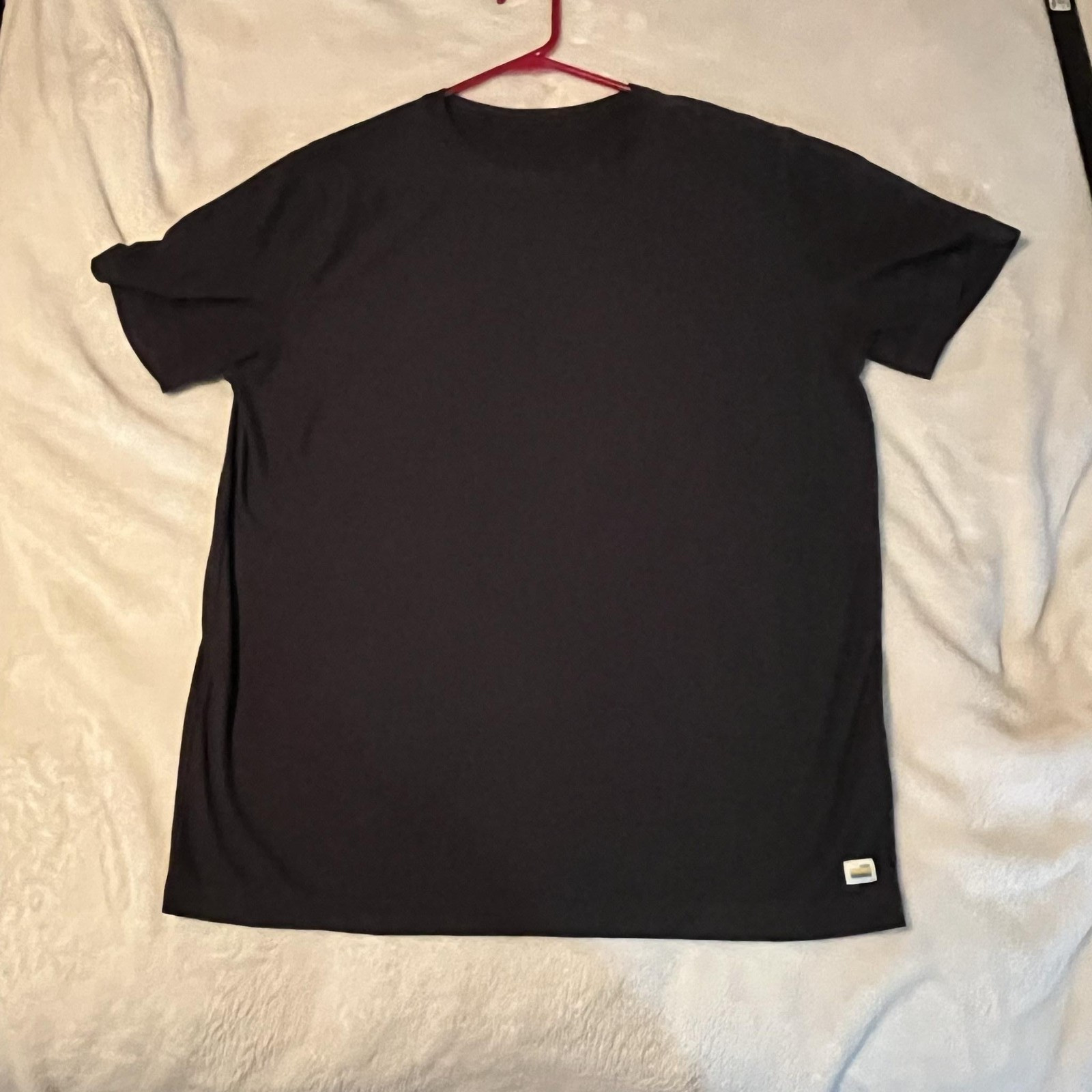 Vuori Men’s Strato Tech Tee Black/Gray Soft Short Sleeve Workout Shirt Size L