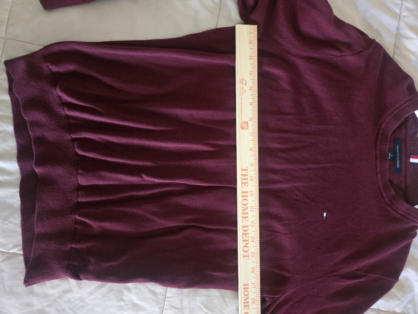 Tommy Hilfiger Men’s Crewneck Pullover Sweater Burgundy Solid Knit Cotton Logo M