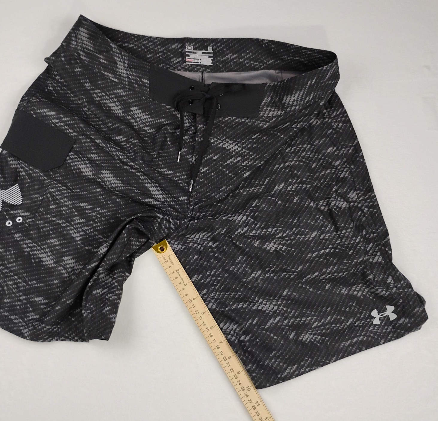 Under Armour Storm Board Shorts Mens 38 Reblek Black HeatGear Loose Swim Trunks