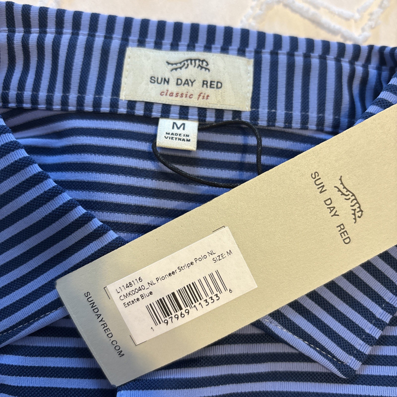 Sun Day Red Pioneer Stripe Polo Estate Blue M Short Sleeve Collared Men’s Logo