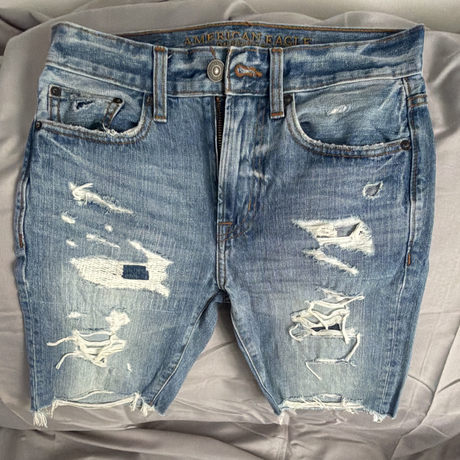 American Eagle Outfitters Men’s Blue Distressed Denim Shorts size 26
