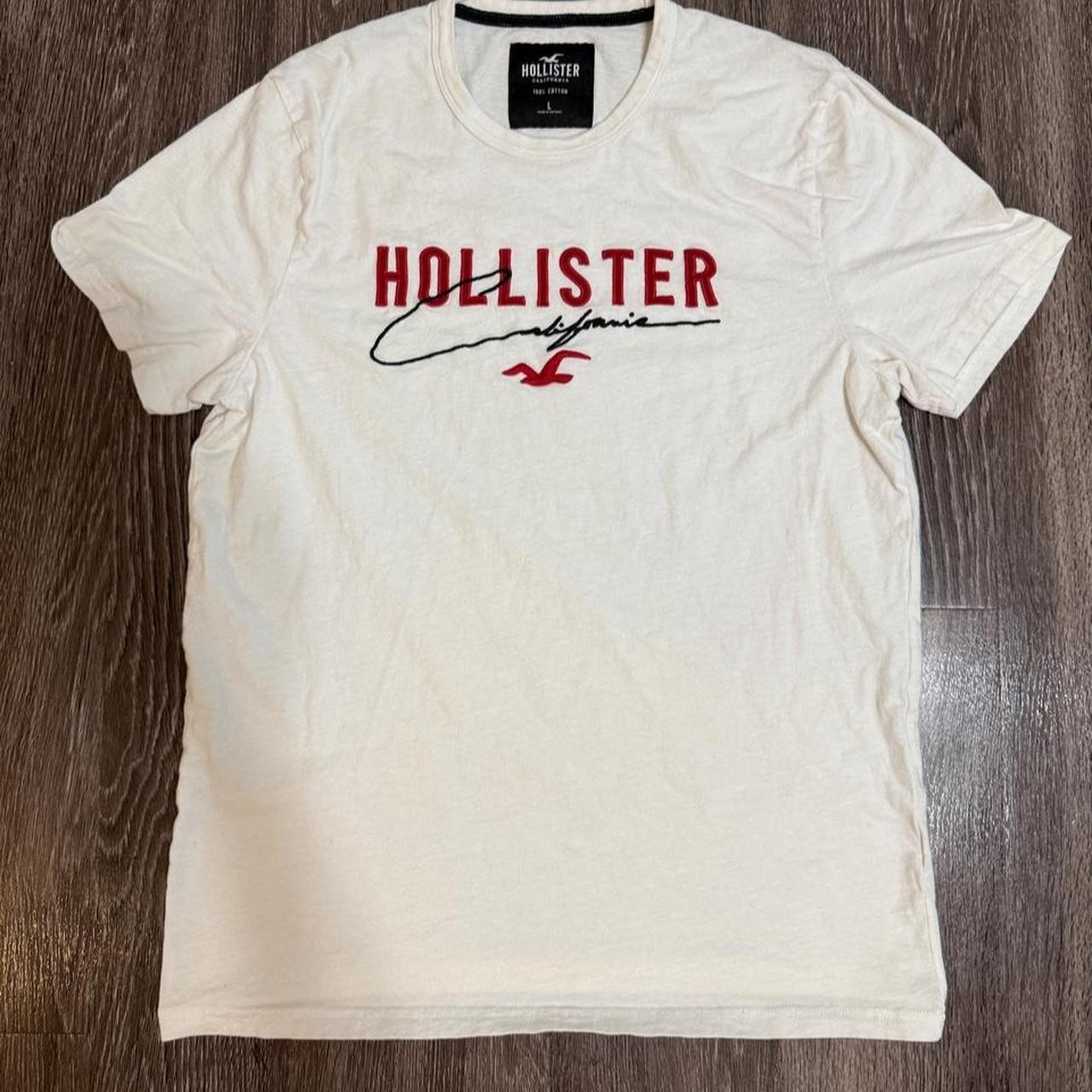 Hollister Co. Men’s White and Cream Tshirt