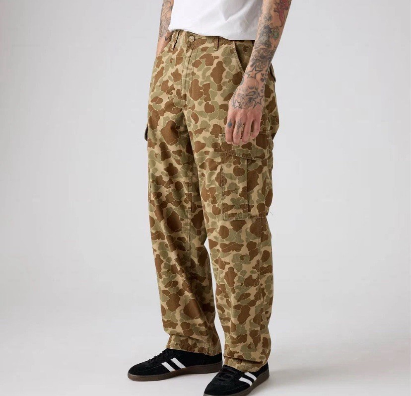Levi’s Men’s XX Cargo Baggy Fit Pants – Duck Camo Print 32×32