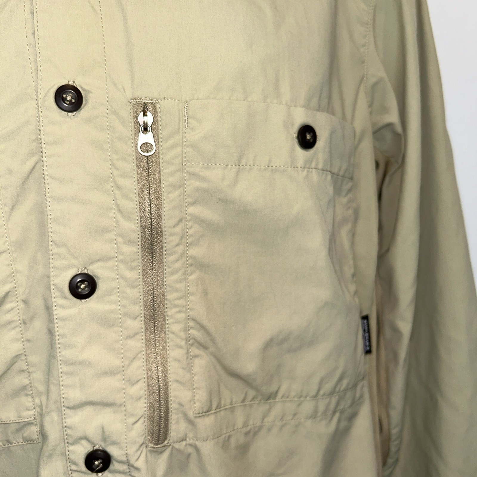 Patagonia Mens Medium Beige Cream Sun Tech Long Sleeve Button Up Shirt